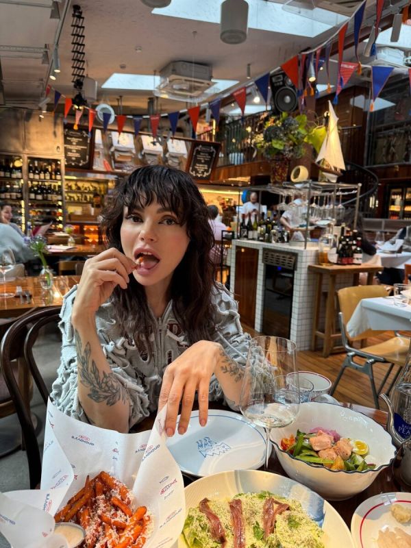 ����� ��������: ������ ��������� Anchovy�s Club � ������ ������