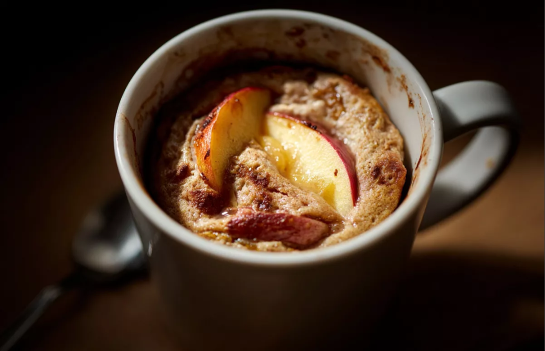 Сладкий момент: мини-шарлотка за 3,5 минуты в микроволновке