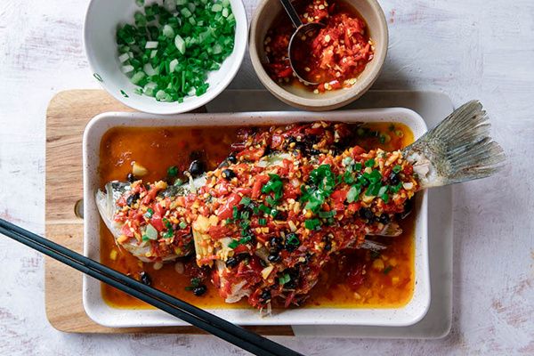 Острая паровая рыба по-хунаньски: взрыв вкуса всего за 20 минут