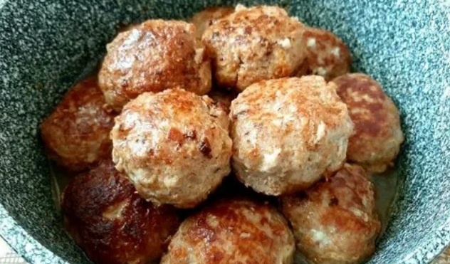 Нежные котлеты с сыром: рецепты на любой вкус