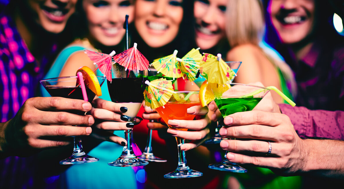 Неповторимые безалкогольные коктейли для празднования Нового года