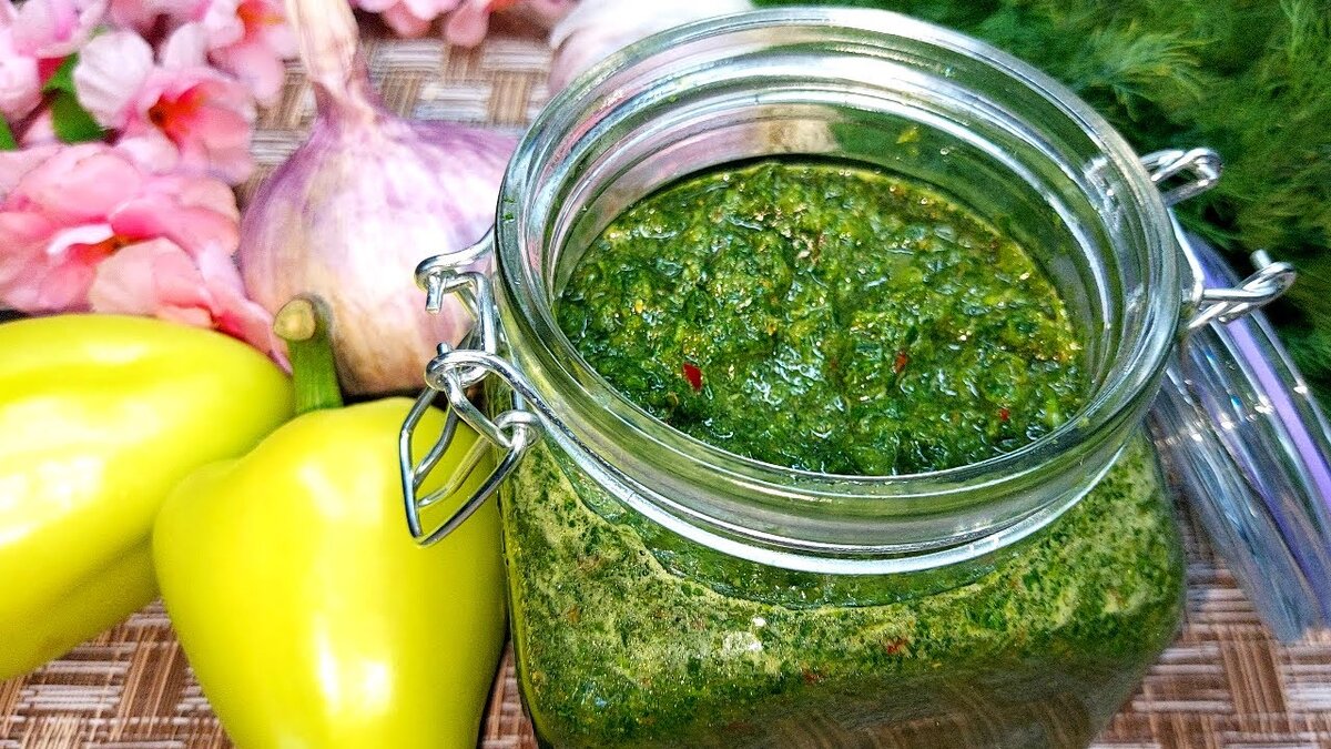 Как сделать зеленую аджику на зиму: простой рецепт с ярким вкусом