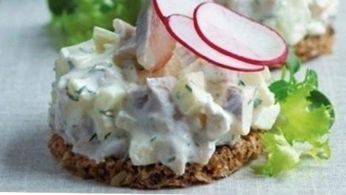 Легкий тартар из сельди и яблок: идеальное сочетание вкусов
