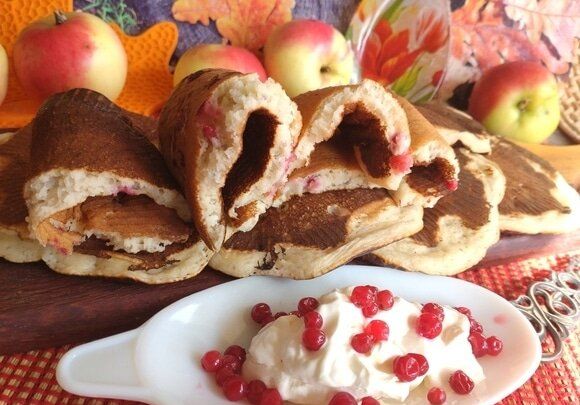 Панкейки с брусникой: идеальный завтрак для всей семьи