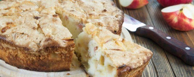 Ароматный сметанный пирог с яблоками и цейлонской корицей: идеальный десерт для вашего стола