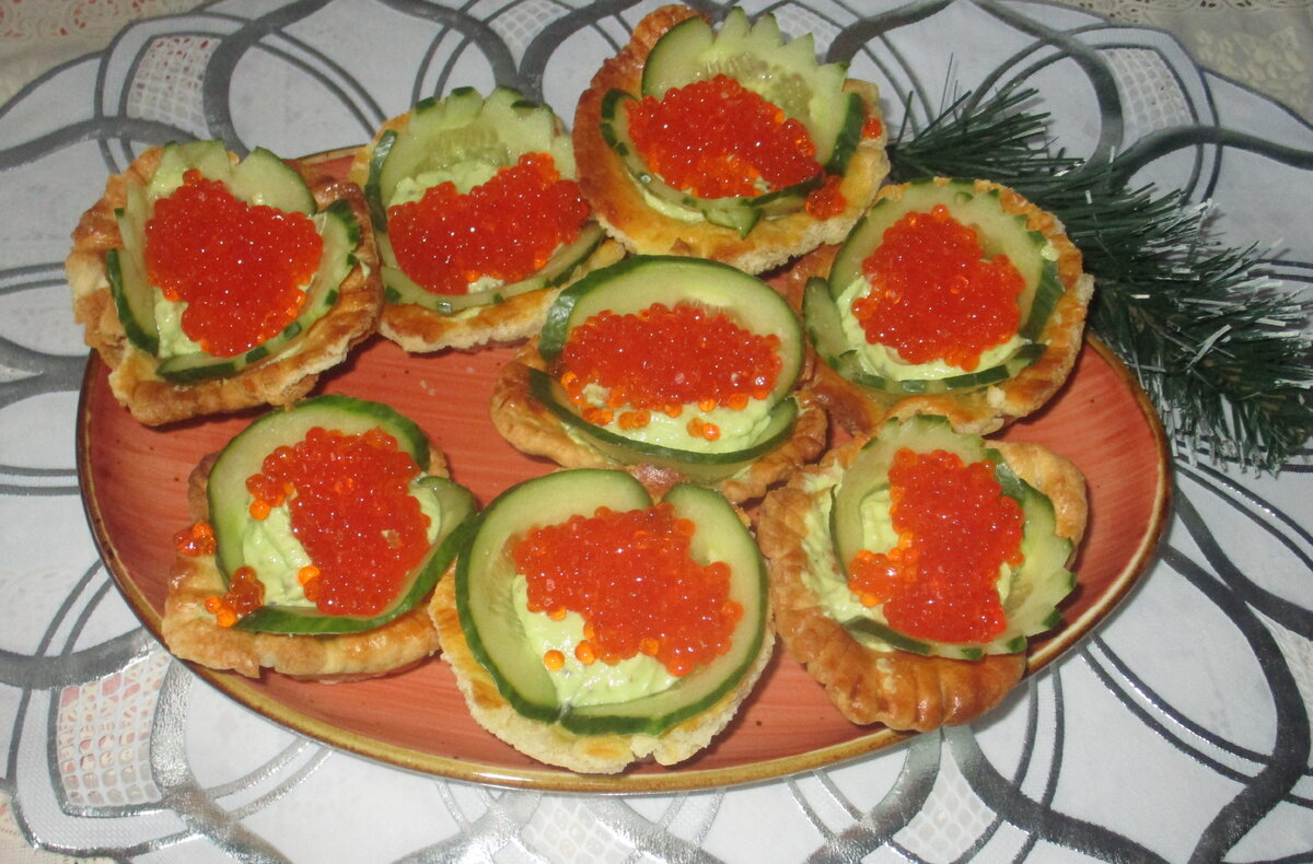 Элегантные тарталетки с красной икрой и творожным сыром для праздника
