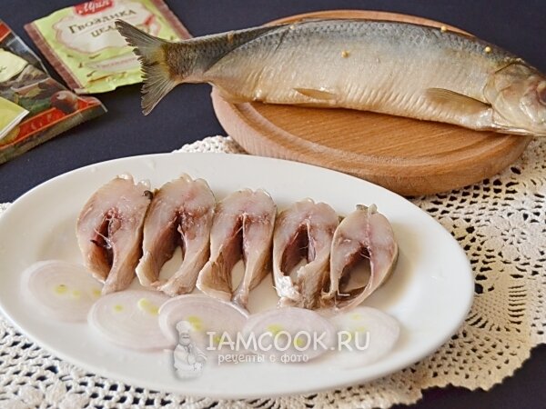 Как засолить селедку дома и забыть о магазине