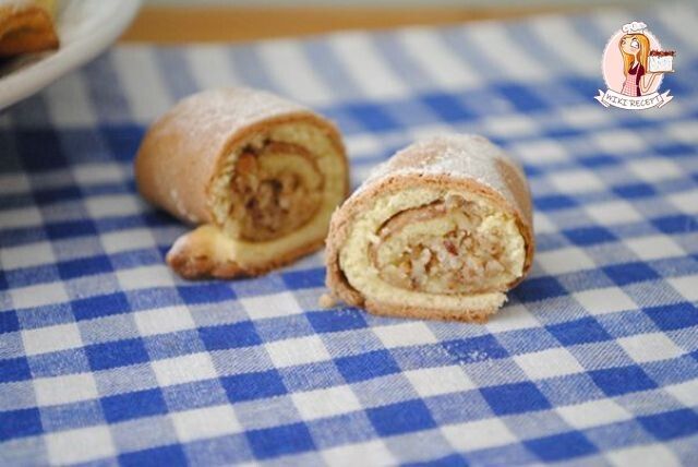 Нежные рогалики с грецкими орехами, которые покорят ваше сердце