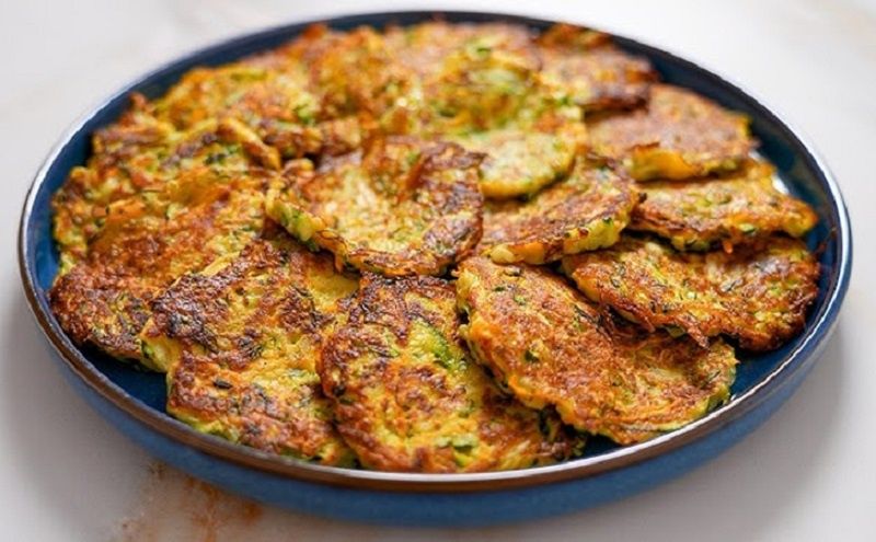 Удивительные кабачковые оладьи: легкость и вкус без мяса