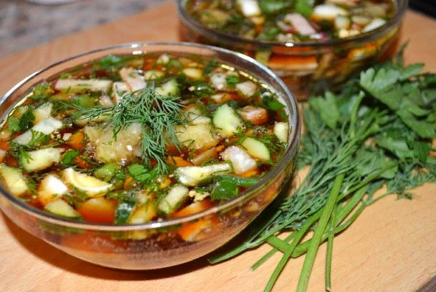 Как быстро приготовить окрошку с бужениной и редисом