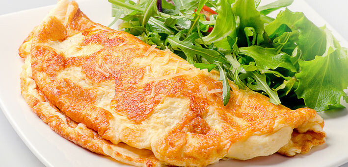 Когда можно начать знакомить ребенка с омлетом?