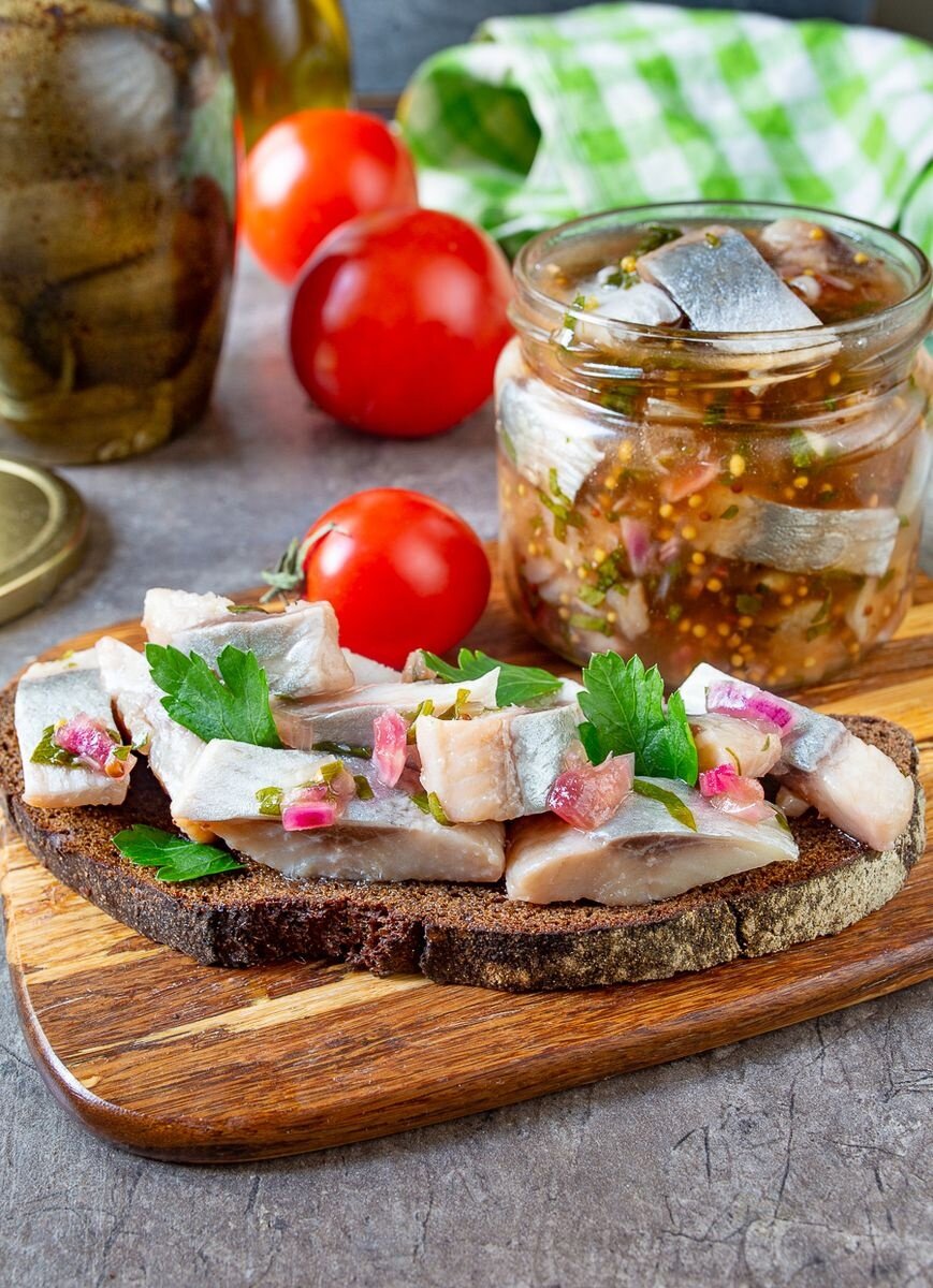 Сельдь в кисло-сладком маринаде: восхитительный рецепт для вашего стола