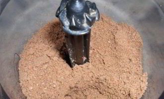 Легкий торт с арахисовым кремом: идеальный сладкий десерт без выпечки