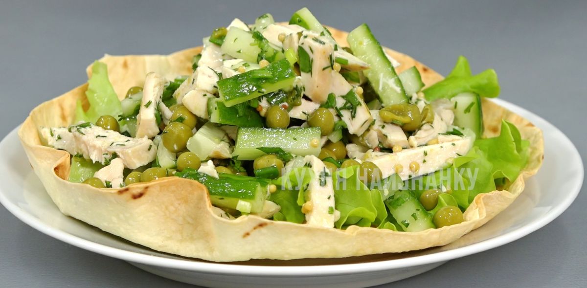 Неожиданный салат: простые ингредиенты, яркая подача