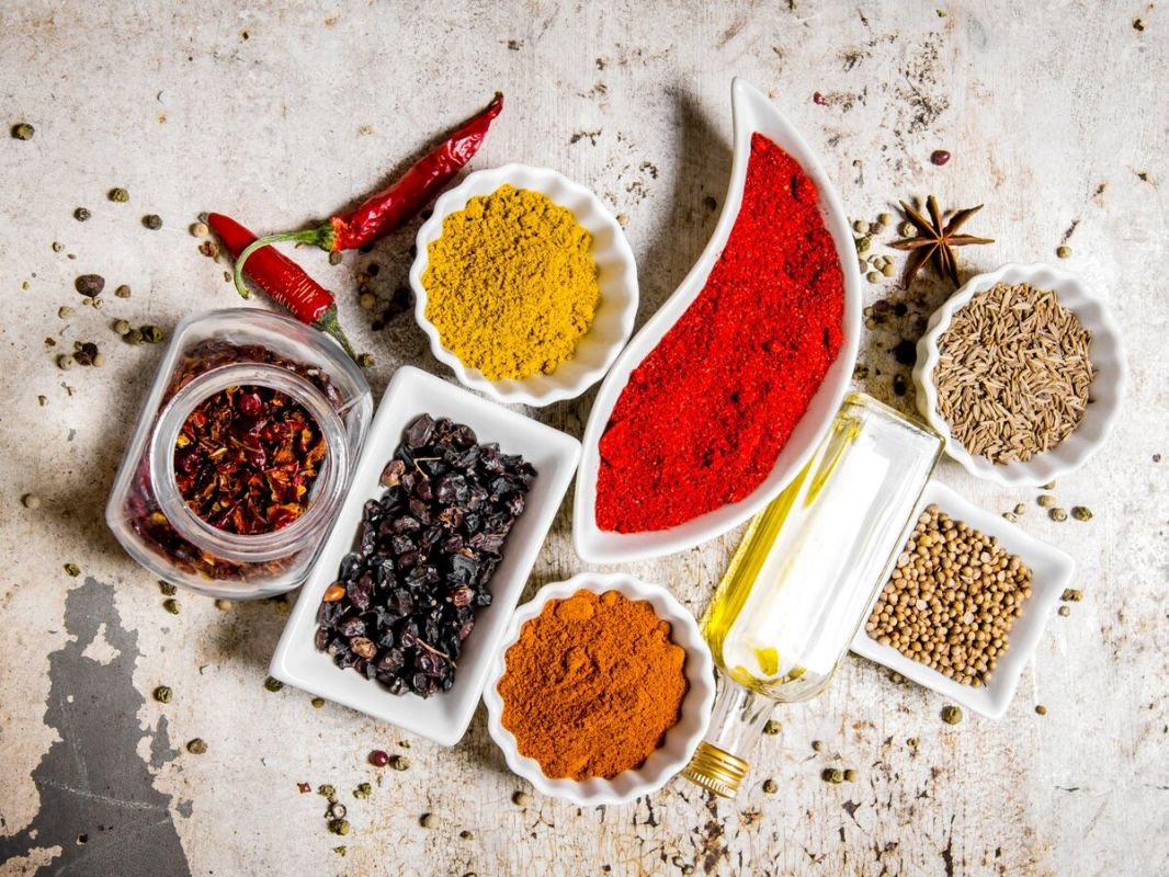 Как добавить вкус и здоровье в свой рацион: лучшие добавки и приправы