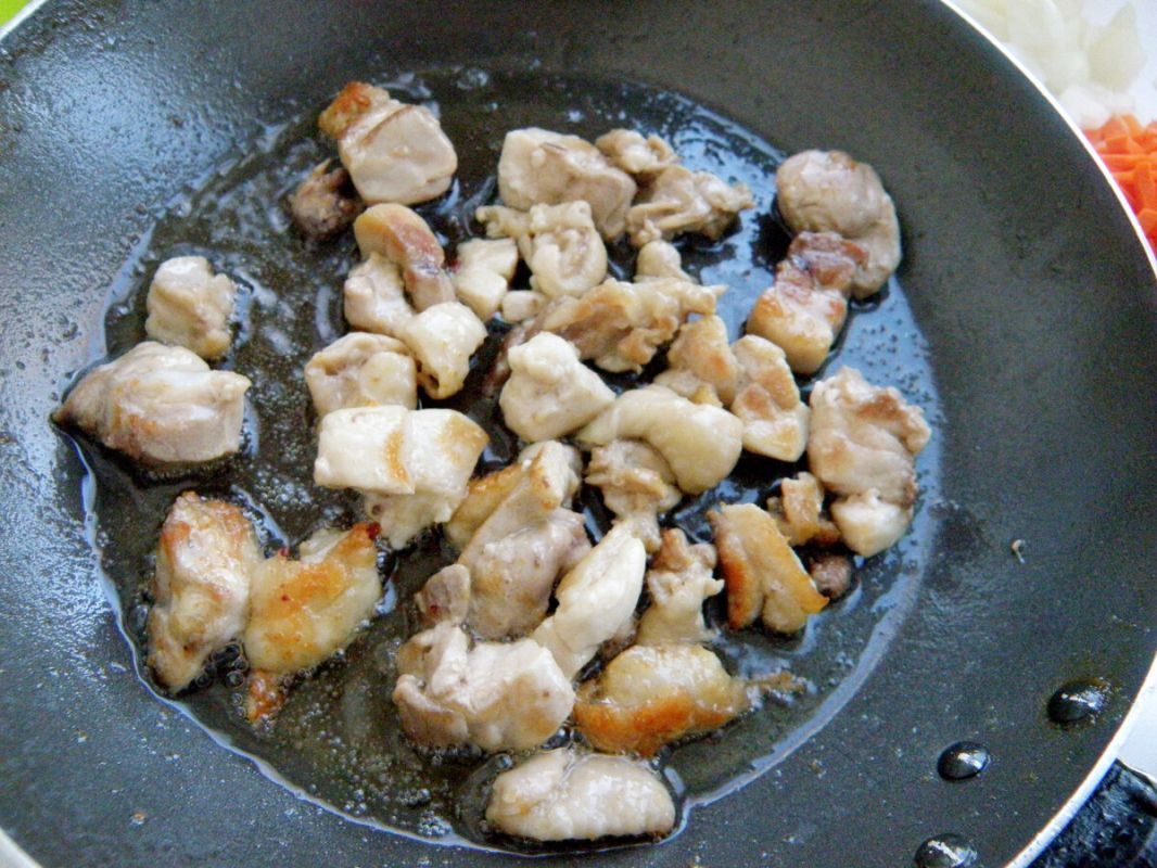 Необычное сочетание куриного мяса с рисом и капустой: простой и вкусный рецепт