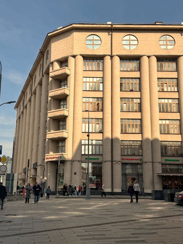 Как легендарный гастроном стал символом советского спорта и культуры