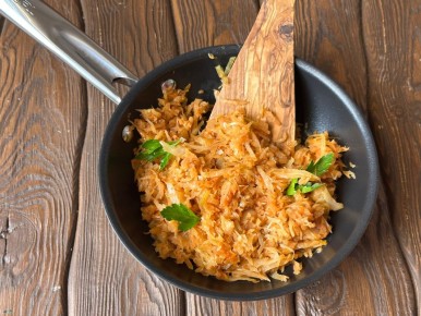 Как приготовить тушёную капусту, которая всегда съедается первой