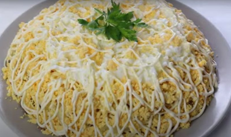 Салат с куриной печенью: нежность в каждом слое